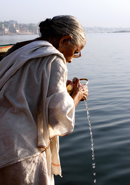 Carte postale Offrandes au Gange (2) - Varanasi, Inde